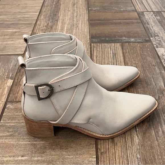 FREE PEOPLE BACK LOOP ANKLE BOOT BONE size 8.5 (38.5) - Picture 5 of 11